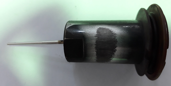 Piston ga dù mòn liếm ga nên xe chạy dính ga vặn không lên